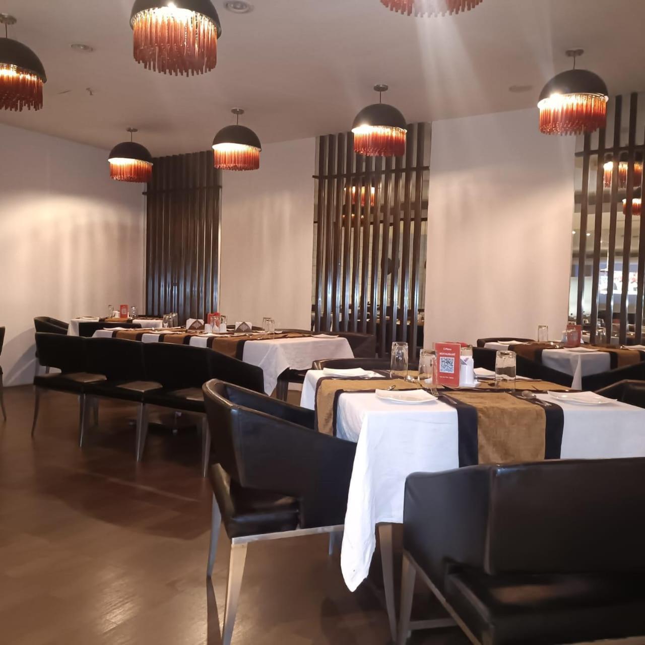 Royal Park Otel Kākināda Dış mekan fotoğraf