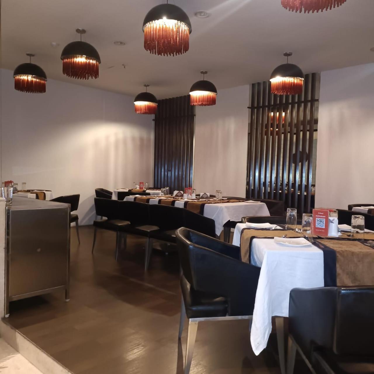 Royal Park Otel Kākināda Dış mekan fotoğraf