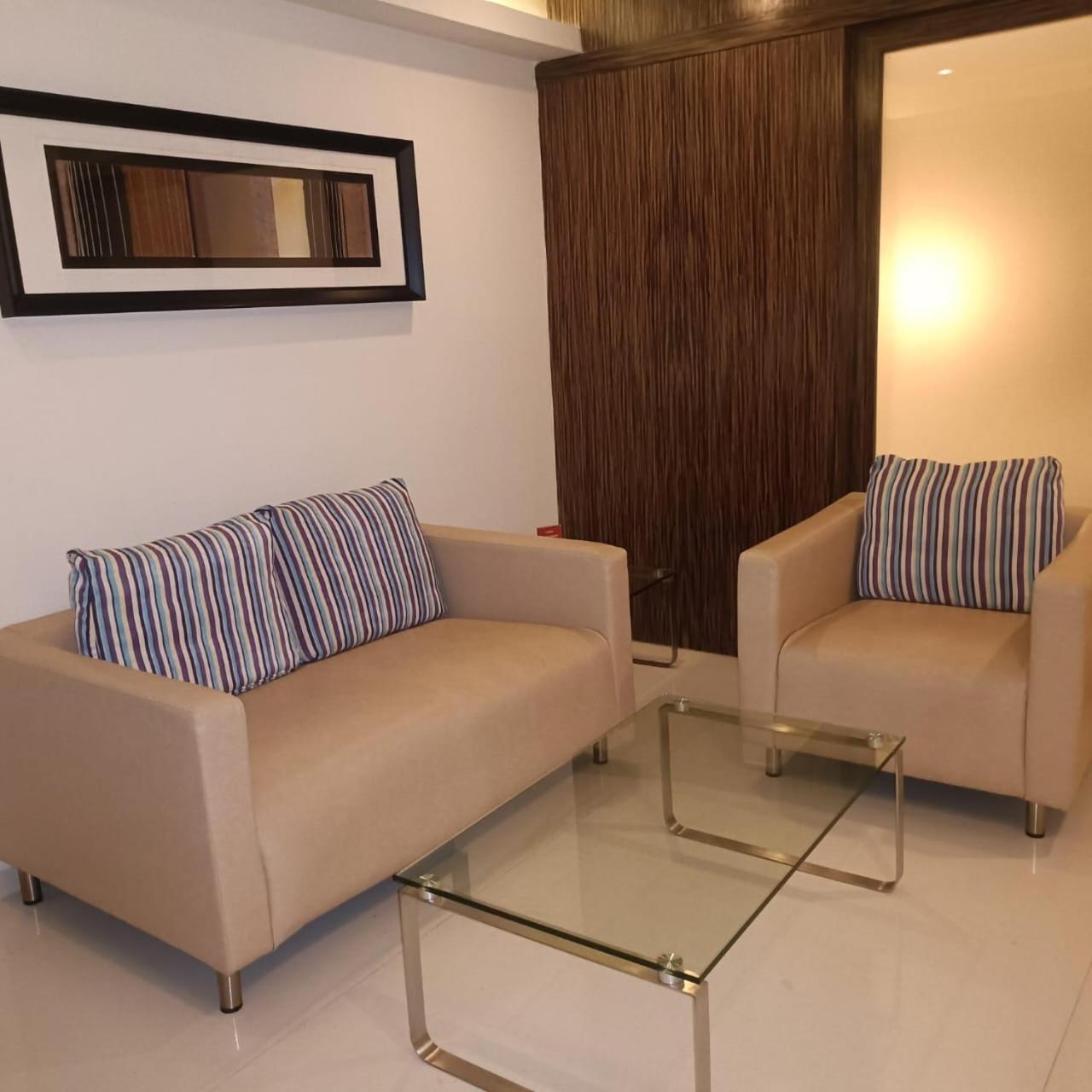Royal Park Otel Kākināda Dış mekan fotoğraf