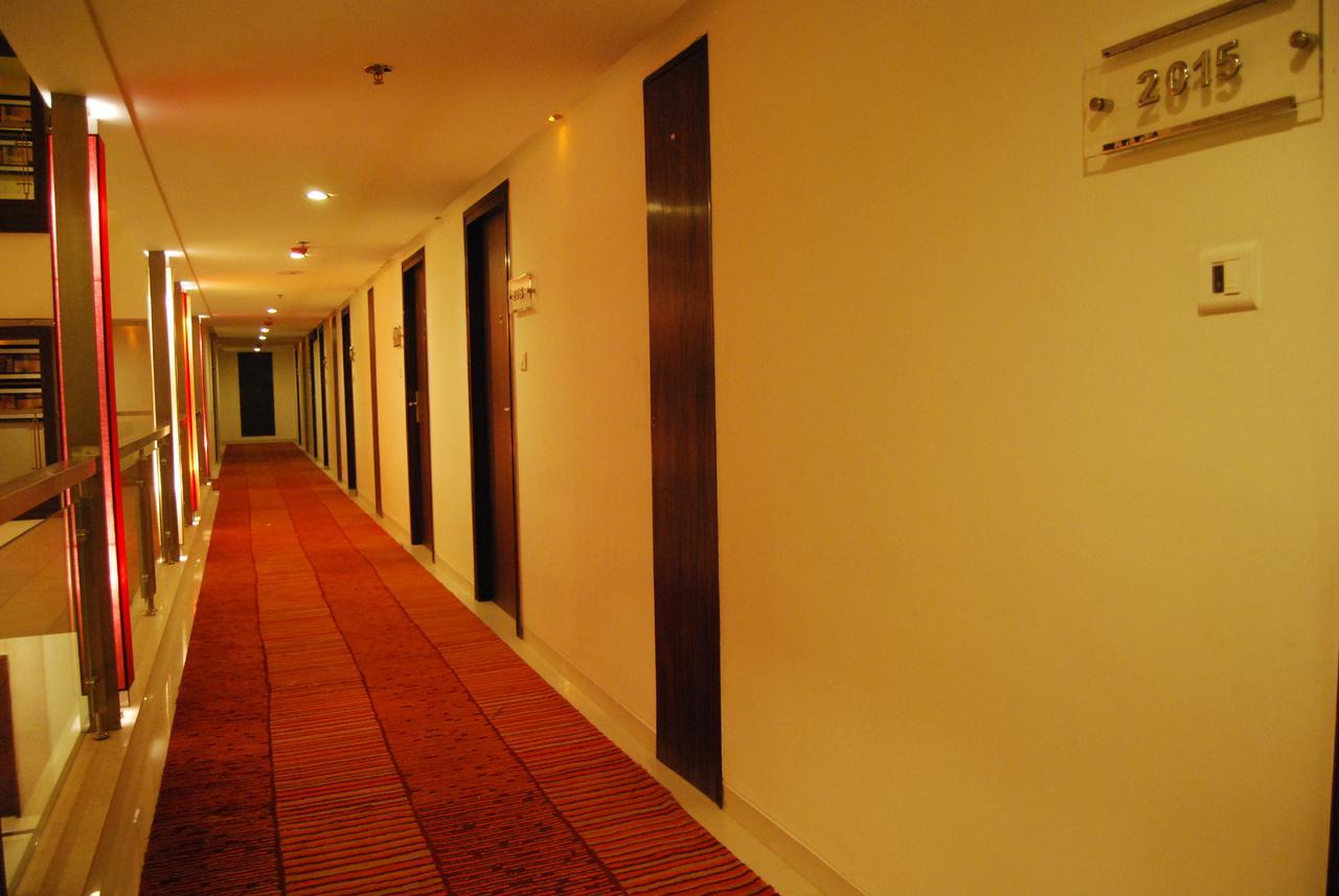 Royal Park Otel Kākināda Dış mekan fotoğraf