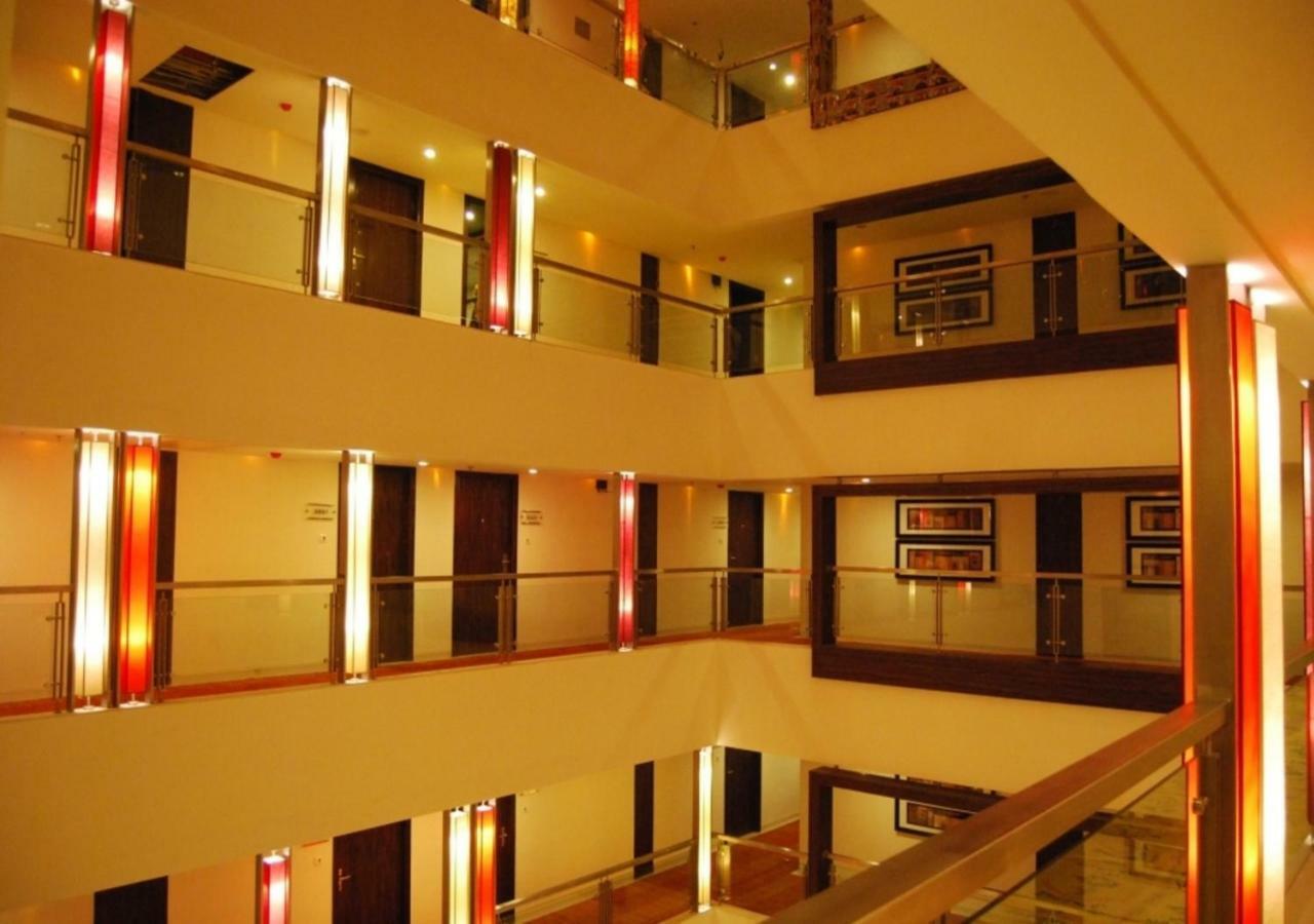 Royal Park Otel Kākināda Dış mekan fotoğraf