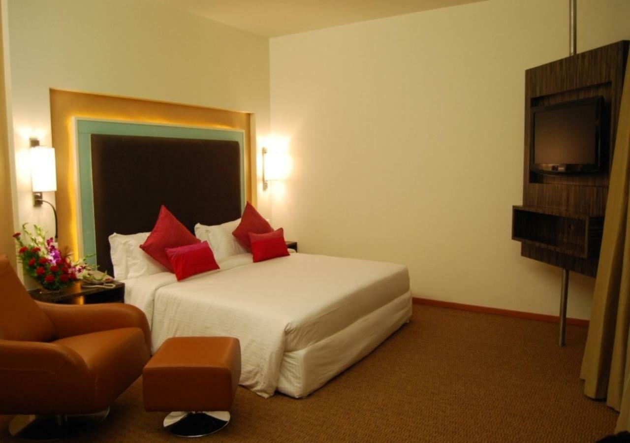 Royal Park Otel Kākināda Dış mekan fotoğraf